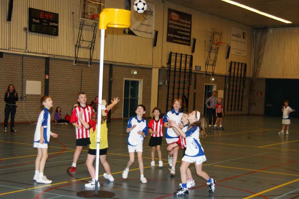 Korfbal E2 6 maart 2010-8.JPG